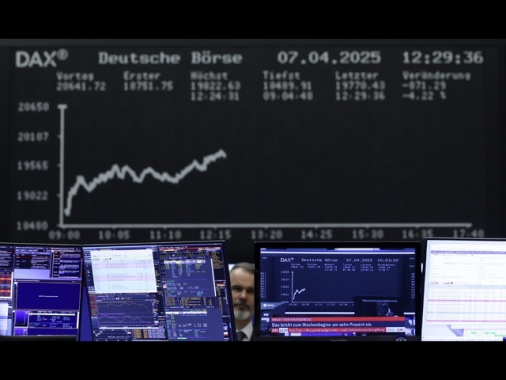 Borsa: l'Europa apre in calo coi dazi, Francoforte -0,55%