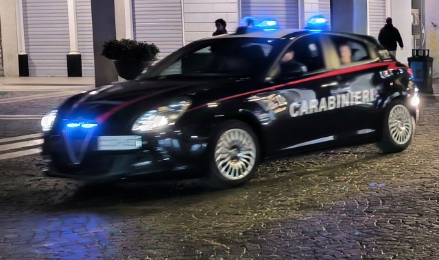 L’aggredito reagisce con le arti marziali, il rapinatore scappa