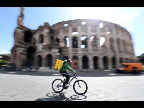 Maxi multa Ue al delivery, prima volta a intese su lavoro