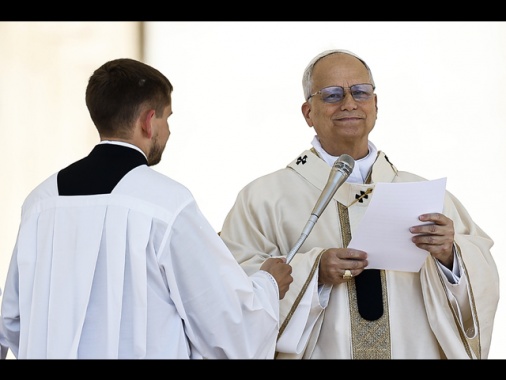 Papa, 'basta violenza contro inermi, bambini e famiglie'