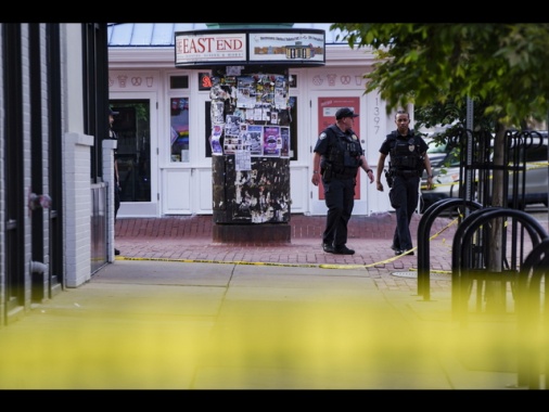 Salgono a 12 i feriti dell'attentato in Colorado