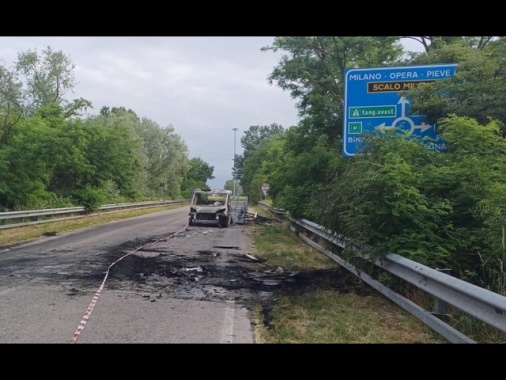 Sparatoria con i vigilantes durante la rapina al deposito