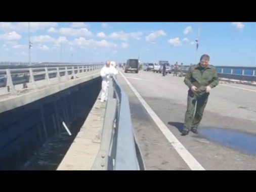 Mosca, 'il Ponte di Crimea è chiuso al traffico'