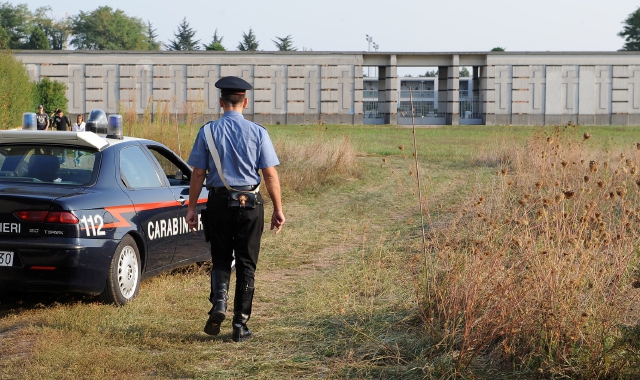 Il prato dove fu ritrovato il cadavere di Cataldo Aloisio (foto Pubblifoto)