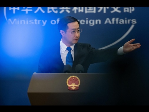 Cina, divieto Usa su viaggi da 12 Paesi nega cooperazione