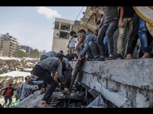 Hamas, 16 vittime nei raid israeliani oggi a Gaza