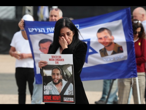 Hamas avverte, 'un ostaggio in zona assediata da Idf'