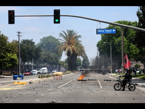 Capo immigrazione invia Guardia Nazionale a Los Angeles