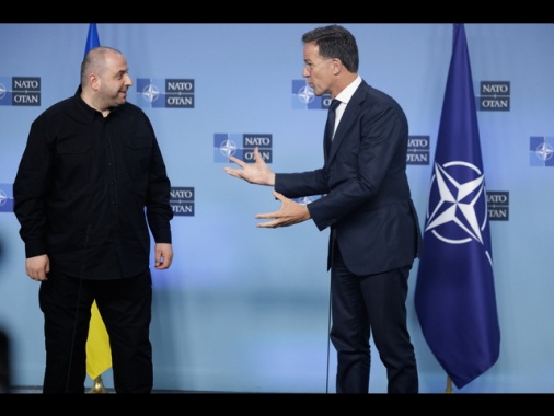 Rutte,'Nato deve aumentare del 400% la sua difesa aerea'