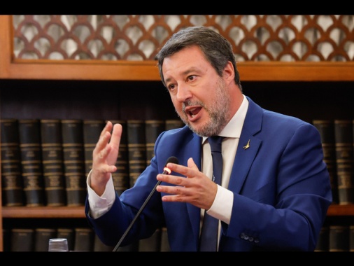 Salvini, pericolo non da Mosca ma dai migranti clandestini