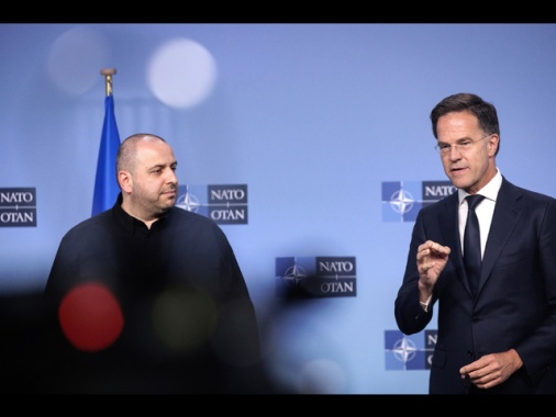 Rutte, 'Kiev nella Nato?Irrilevante sia nel testo all'Aja'