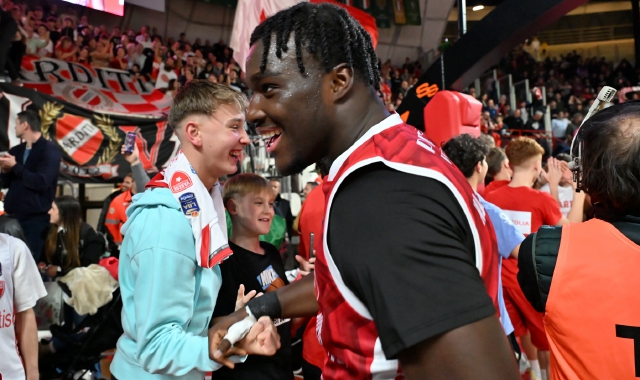 Assui azzurro con la Nazionale Under 20