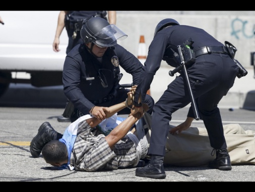 Trump, manifestanti di Los Angeles sono insurrezionisti