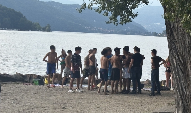 Risse, coltelli e minacce: paura in riva al lago