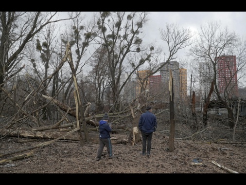 'Massicci raid su Kiev, a Odessa colpite strutture mediche'