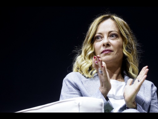 Meloni, su truffe migranti avevamo ragione, avanti senza paura
