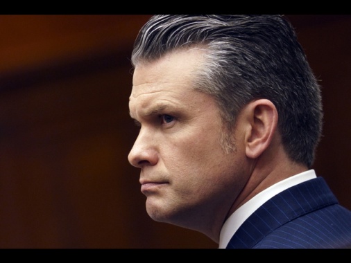 Hegseth, pronti i piani per invadere Groenlandia e Panama