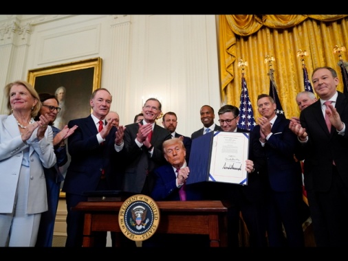 Trump, potrei annunciare aumento dazi su import auto