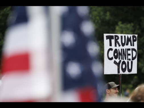 Texas mobilita 5.000 agenti Guardia Nazionale per proteste