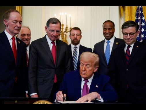 Trump, Israele non deve attaccare l'Iran