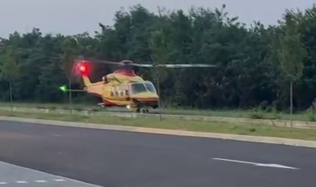 Cade dallo scooter dopo una frenata, grave 45enne 4