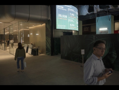 Borsa: Hong Kong apre a -0,37% con le tensioni Israele-Iran