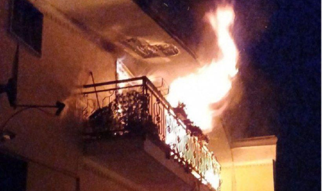 Le fiamme nell’appartamento