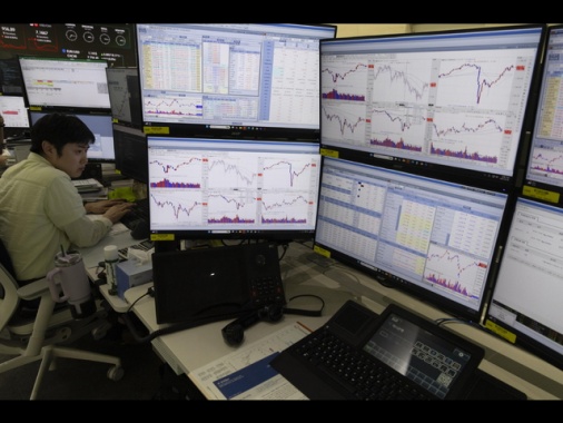 Borsa: l'Asia chiude in calo con attacco Israele all'Iran
