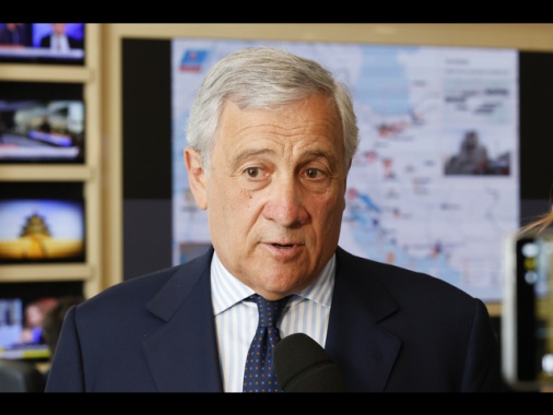 Opposizioni, Tajani offende Parlamento, venga in Aula sull'Iran