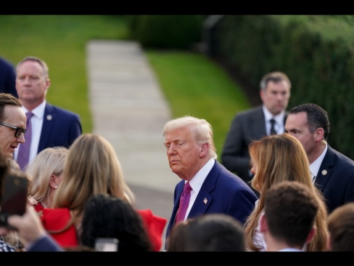 Trump, Iran faccia accordo prima che non rimanga più nulla