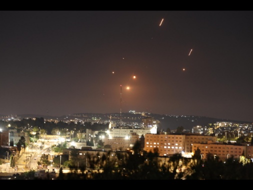 Una donna è morta in Israele negli attacchi iraniani, 60 feriti