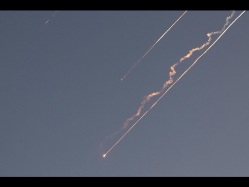 Attacchi iraniani su Israele, 3 morti e 80 feriti