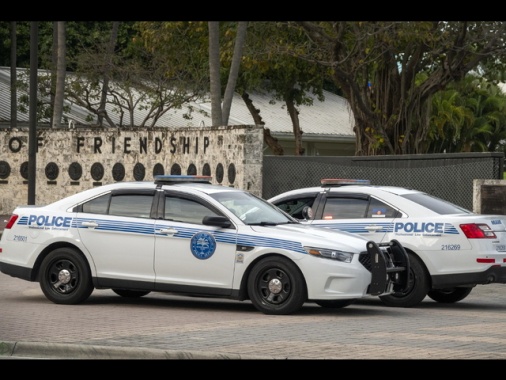 Morta deputata colpita a Minneapolis, ucciso anche marito