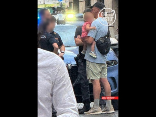 Madre e figlia morte:Ford con bambina in braccio il 5 giugno