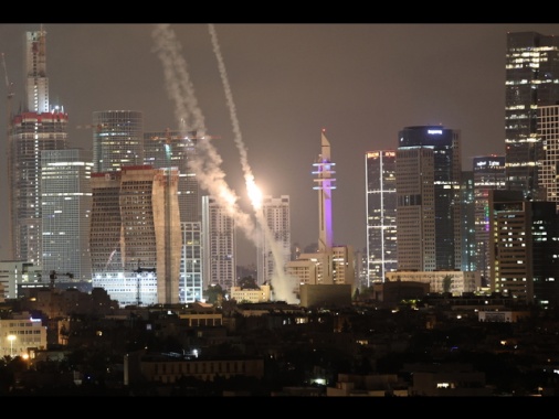 Idf, allarme finito, popolazione può lasciare i rifugi