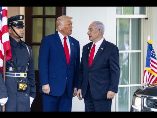 Netanyahu nega che Trump abbia posto veto su Khamenei