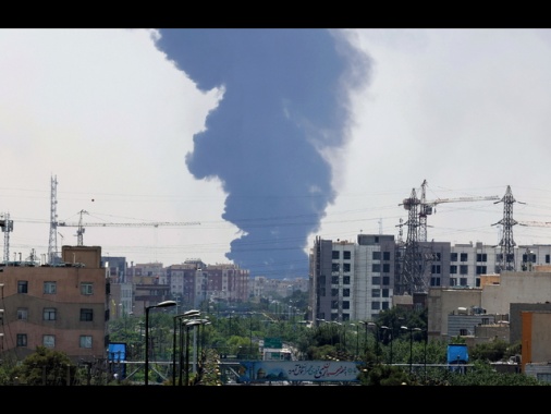 Israele colpisce Mashhad, raid più in profondità in Iran