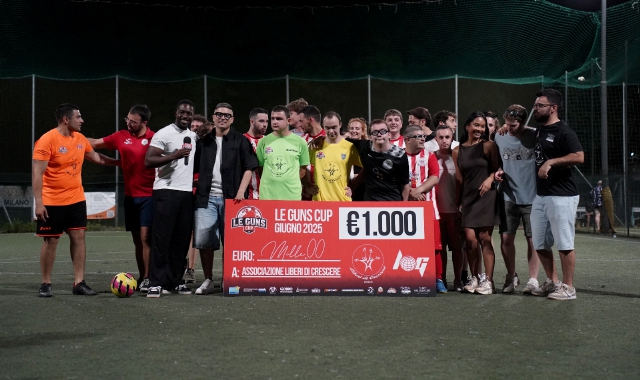 Dalla discoteca alla solidarietà, mille euro in dono