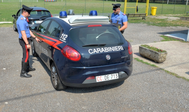 Nei giorni scorsi uno di questi episodi si è verificato al posteggio dell’Esselunga di Saronno (foto Archivio)