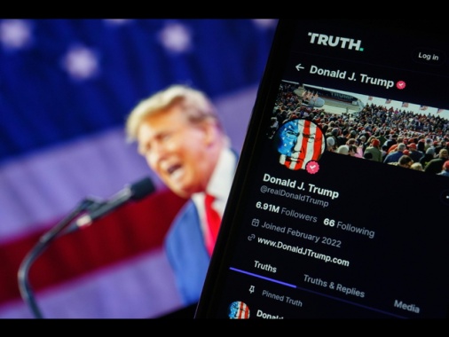 Arriva 'Trump Mobile', produrrà cellulari negli Usa