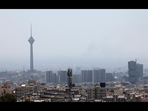 Raid di Israele nelle zone est e ovest di Teheran