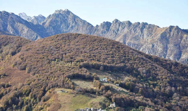 Un panorama sulla valle Cannobina nel Vco
