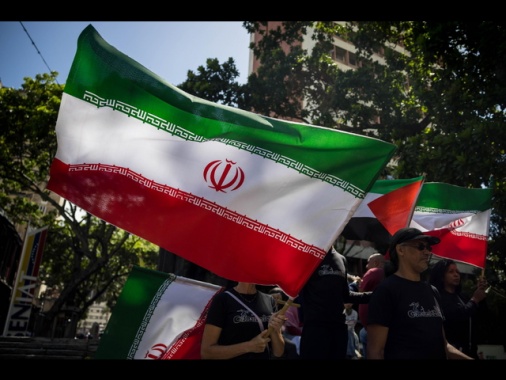 Paesi arabi condannano raid Israele e chiedono de-escalation