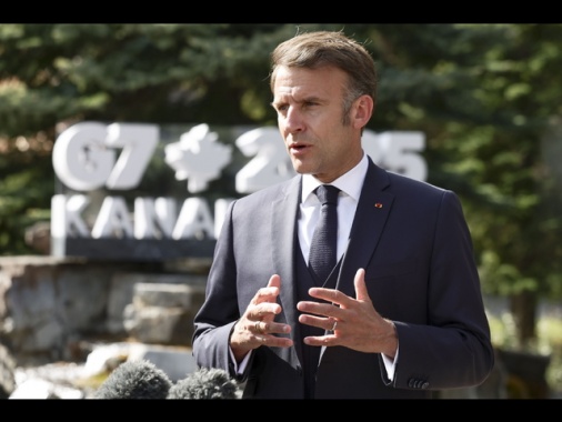 Monito di Macron contro cambio regime con la forza in Iran