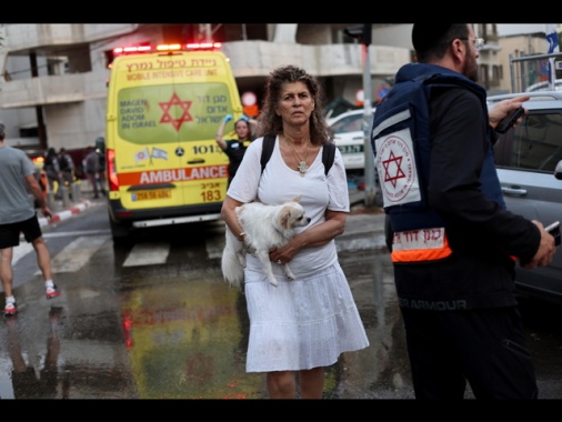 Ambasciata cinese in Israele invita a partire quanto prima