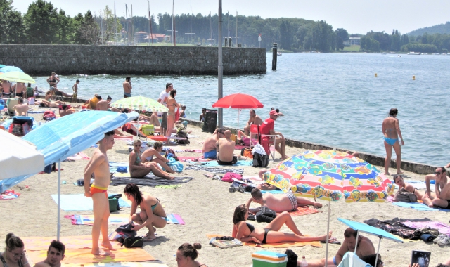 La spiaggia di Ispra e la zona in cui si è inabissato Amine Toufik, quasi 20 anni