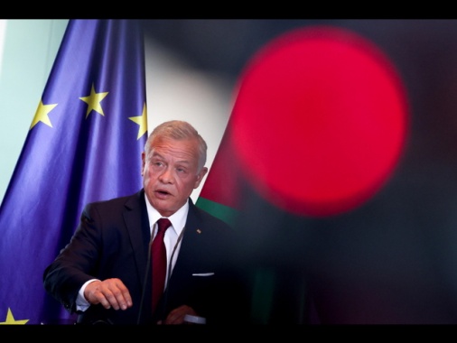 Re di Giordania, 'la guerra deve finire, minaccia tutti'