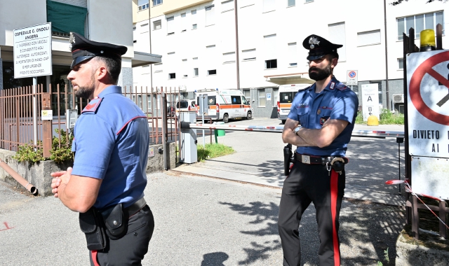 Tragedia di Angera: autopsia sui due corpi, giallo sulla pistola