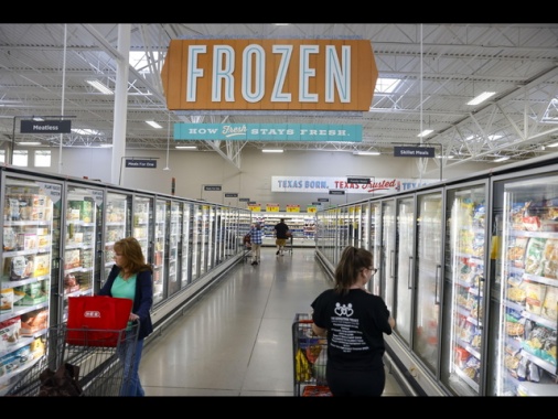 Vendite al dettaglio in Usa calano dello 0,9%, oltre le attese