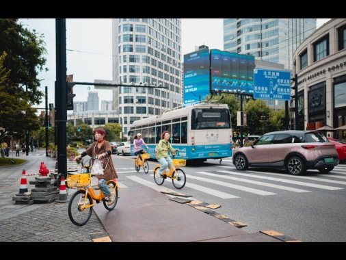 Borsa: Hong Kong apre a -0,49% con tensioni in Medio Oriente